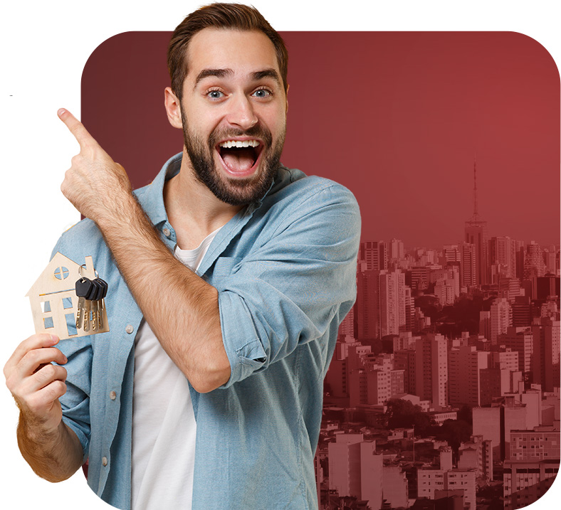 Homem animado com imóvel